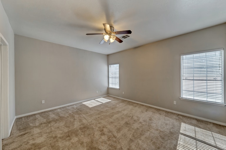 Photo 17 of 29 - 1203 Morningside Dr, Grand Prairie, TX 75052