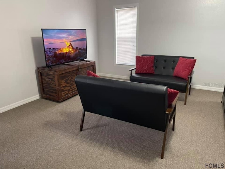 Photo 2 of 40 - 1 Pierce Ln, Palm Coast, FL 32164