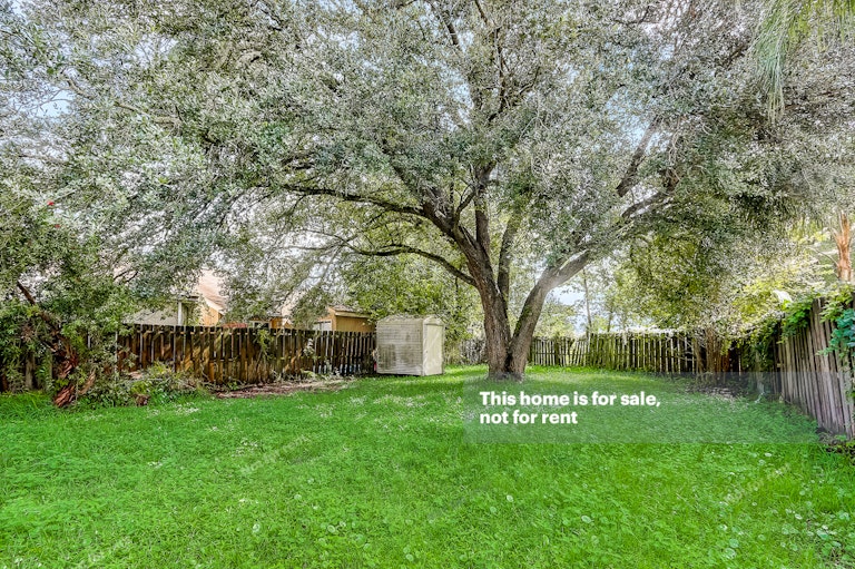 Photo 25 of 30 - 8362 Sunflower Ct, Jacksonville, FL 32244