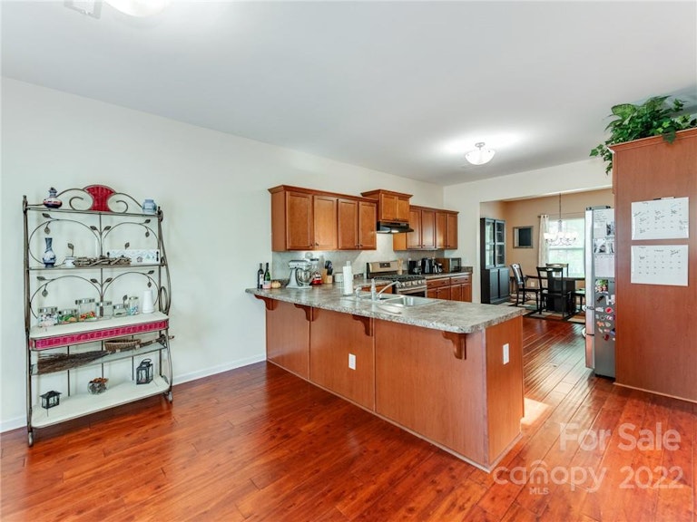 Photo 13 of 39 - 8112 Dumphries Dr, Huntersville, NC 28078