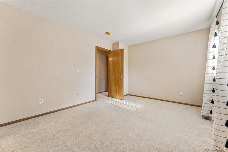 Photo 21 of 33 - 7962 S Kalispell Way, Englewood, CO 80112