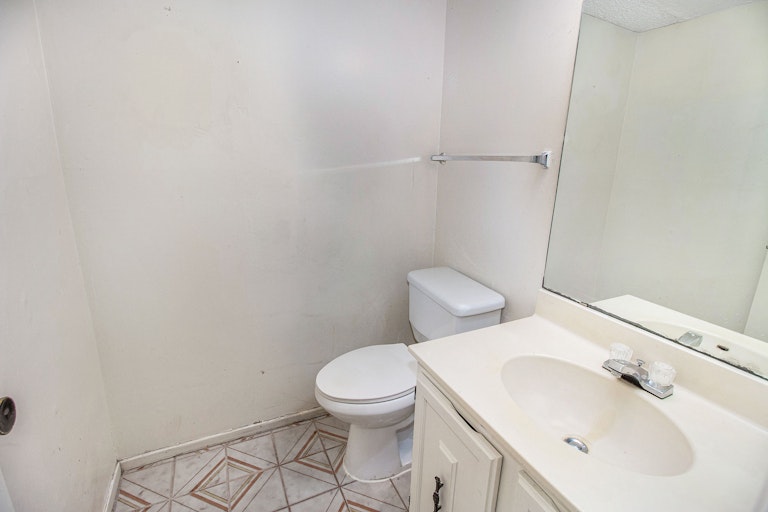 Photo 16 of 17 - 7802 Del Glen Ln, Houston, TX 77072