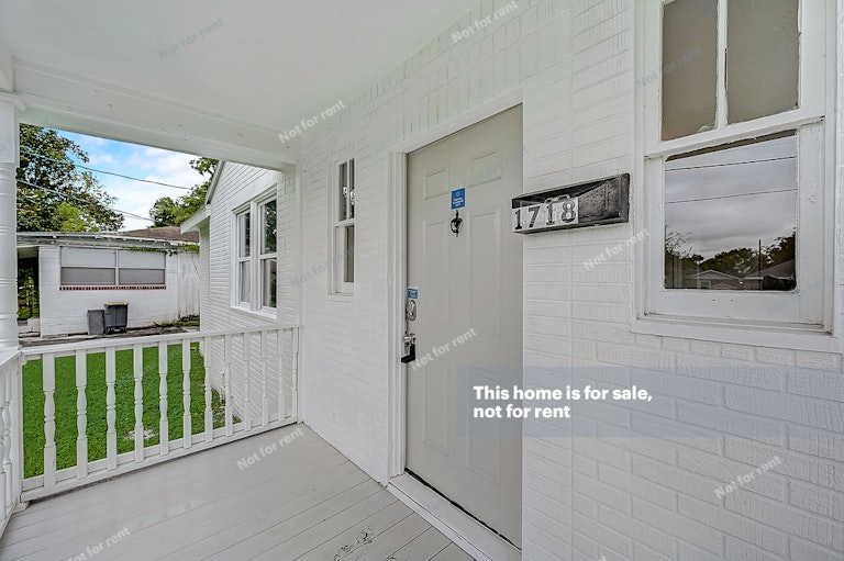 Photo 12 of 27 - 1718 McMillan St, Jacksonville, FL 32209