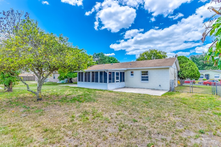 Photo 5 of 27 - 145 Mexicali Ave, Kissimmee, FL 34743