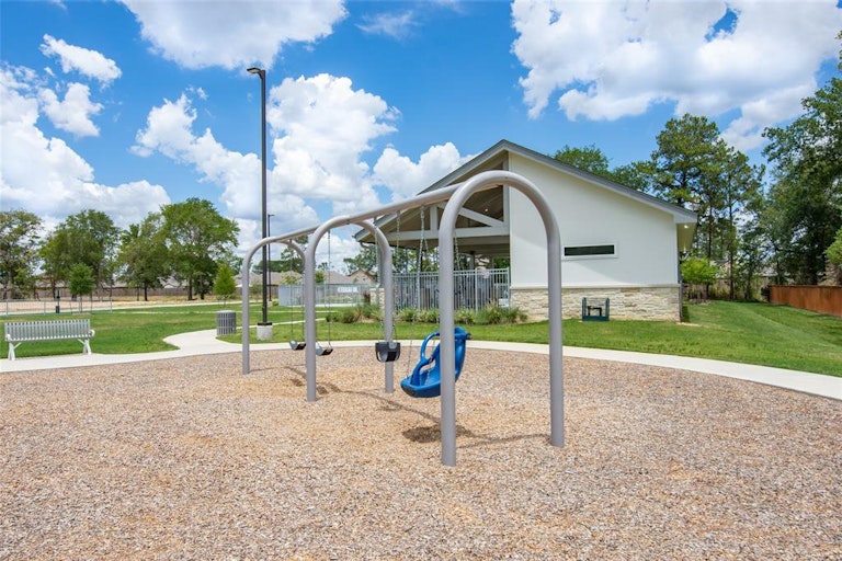 Photo 13 of 22 - 2134 Royal Ann Way, Tomball, TX 77375