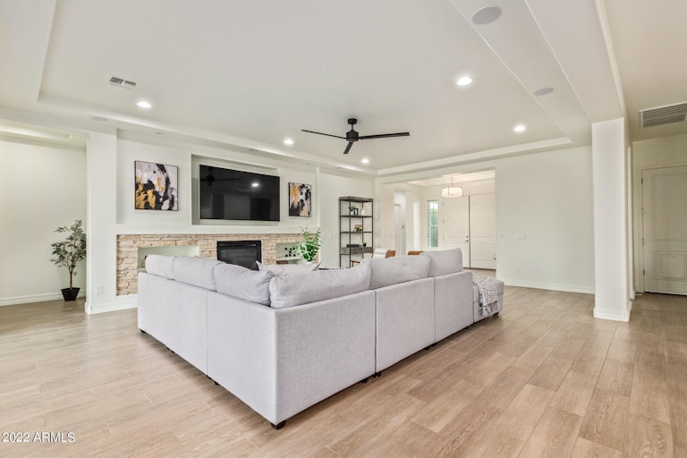 Photo 11 of 76 - 3757 E Turnberry Ct, Gilbert, AZ 85298