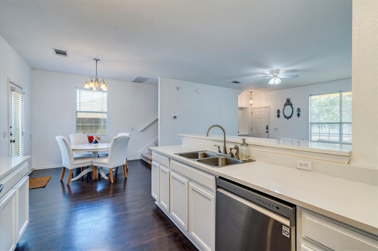 Photo 8 of 32 - 4703 Valcour Bay Ln, Austin, TX 78754