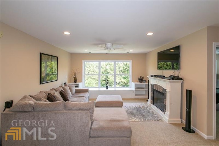 Photo 17 of 35 - 3582 Lanier Dr, Douglasville, GA 30135