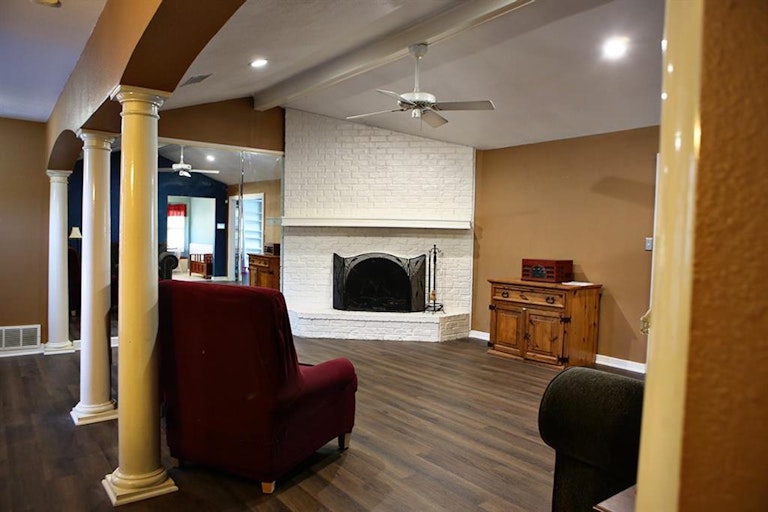 Photo 9 of 38 - 5825 N Hills Dr, North Richland Hills, TX 76117