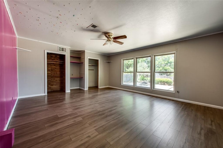 Photo 13 of 23 - 4512 Rutland Ave, Fort Worth, TX 76133