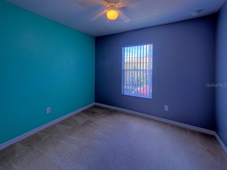 Photo 20 of 25 - 542 Penny Royal Pl, Oviedo, FL 32765