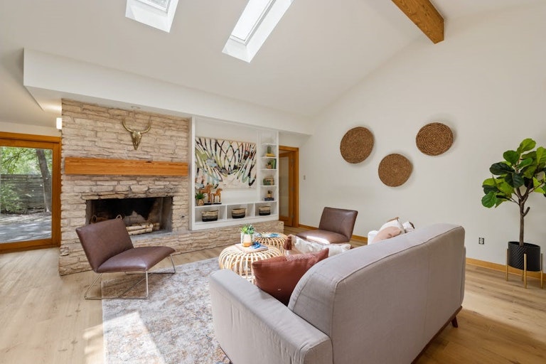 Photo 6 of 26 - 12904 Trailwood Rd, Austin, TX 78727