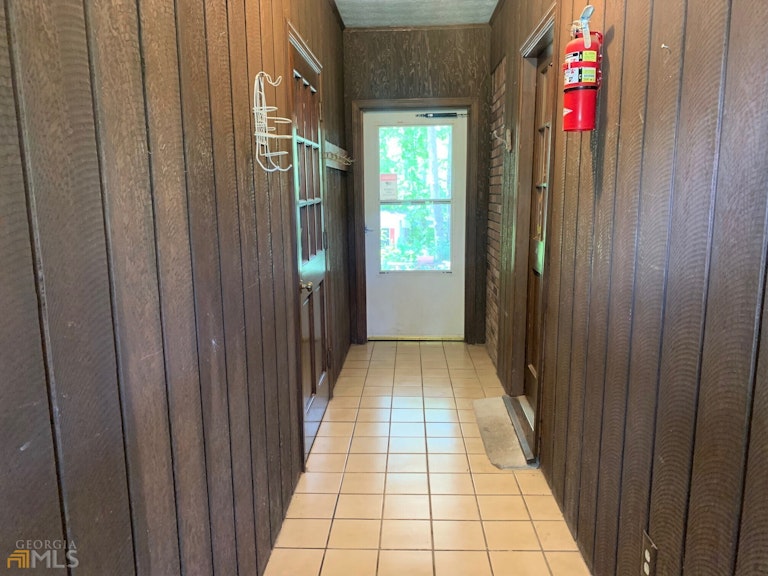 Photo 25 of 43 - 2761 Hickory Trl, Snellville, GA 30078