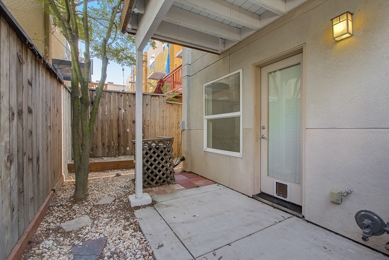Photo 9 of 29 - 269 3rd St, West Sacramento, CA 95605