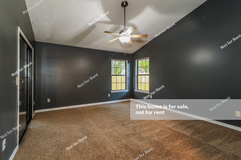 Photo 12 of 27 - 4836 Rustic Woods Dr, Jacksonville, FL 32257
