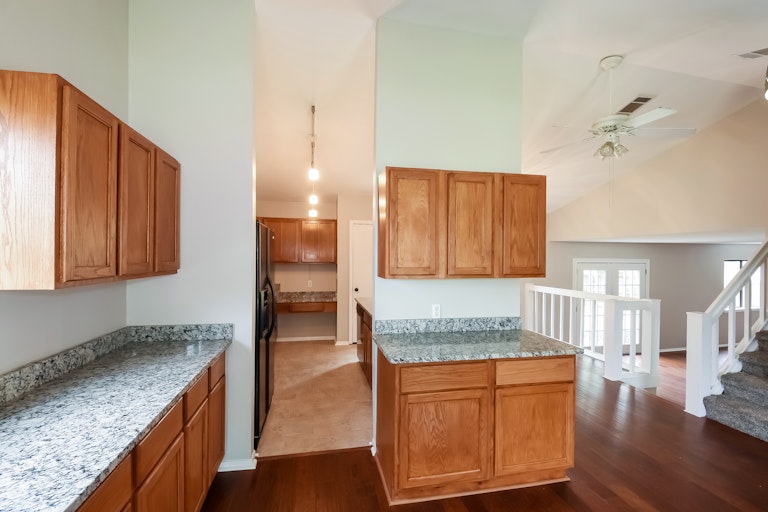 Photo 9 of 25 - 13919 Woodbreeze St, San Antonio, TX 78217
