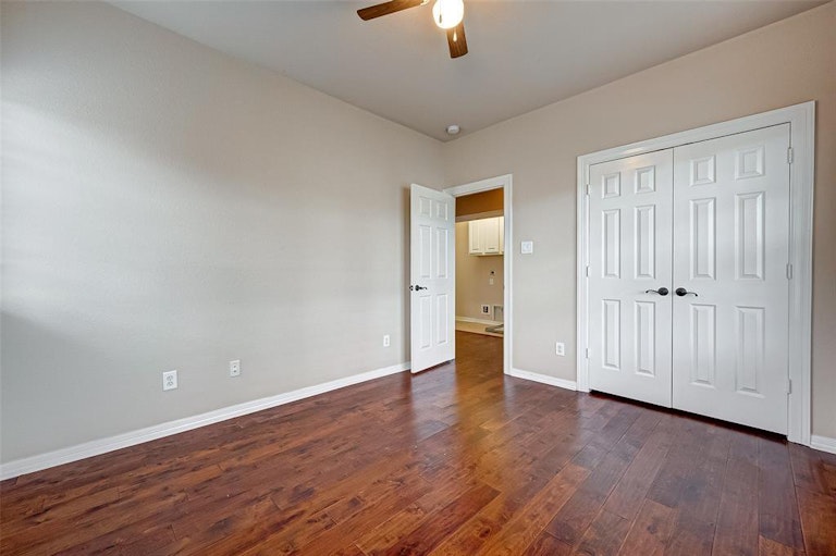 Photo 30 of 38 - 2 Olmstead Row, Spring, TX 77380