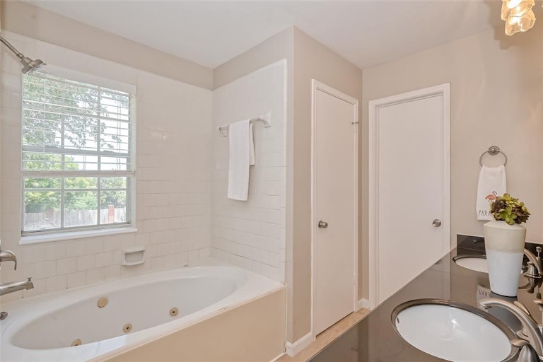 Photo 28 of 42 - 8706 Fondren Village Dr, Houston, TX 77071