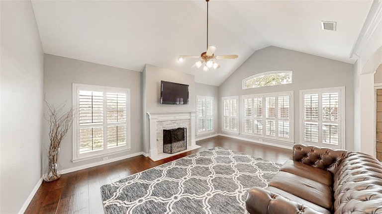 Photo 13 of 34 - 1800 Tara Ct, Flower Mound, TX 75028