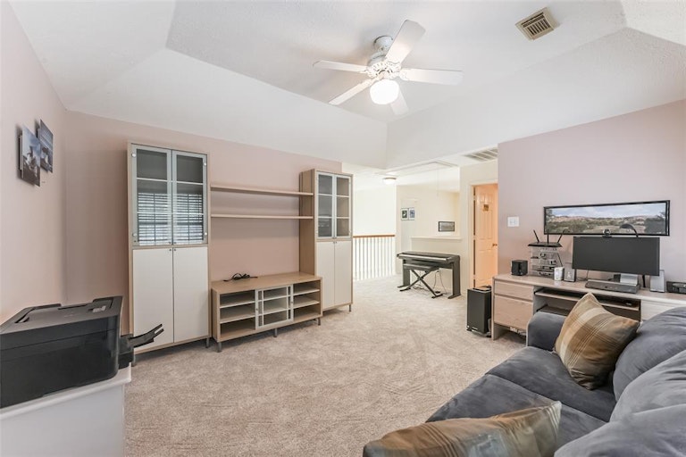 Photo 18 of 26 - 9811 Therrell Dr, Houston, TX 77064
