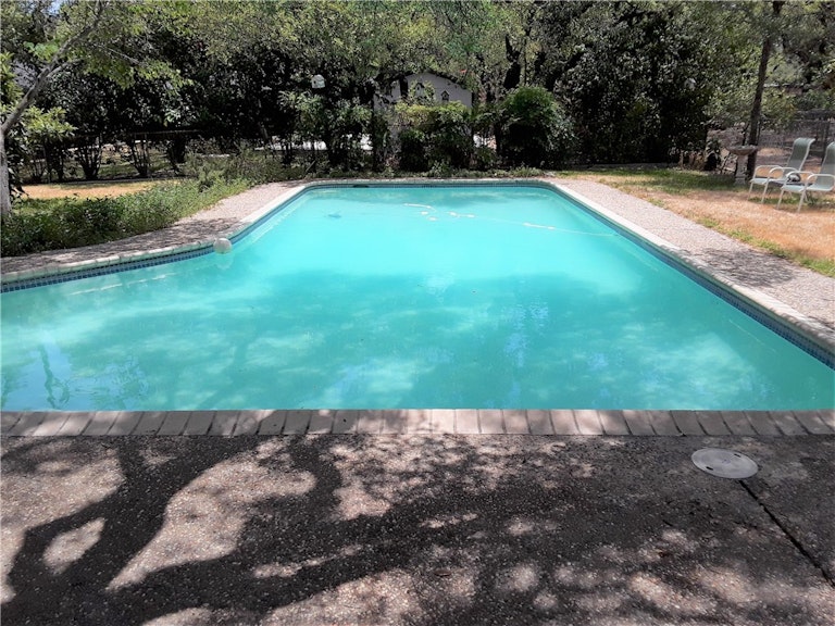 Photo 21 of 24 - 6 Mission Dr, New Braunfels, TX 78130