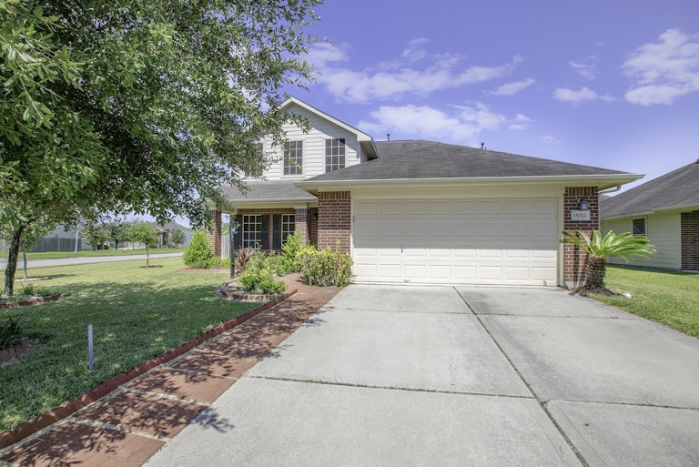 Photo 1 of 17 - 15022 Sunset Villa Ct, Humble, TX 77396