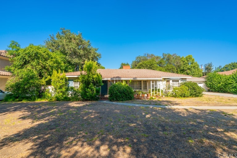 Photo 1 of 25 - 2401 S 3rd Ave, Arcadia, CA 91006