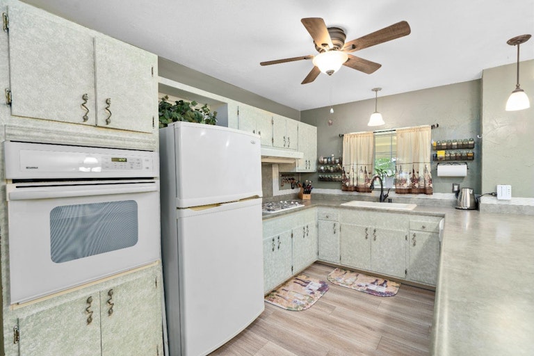 Photo 15 of 27 - 3580 Imperial Way, Sacramento, CA 95826