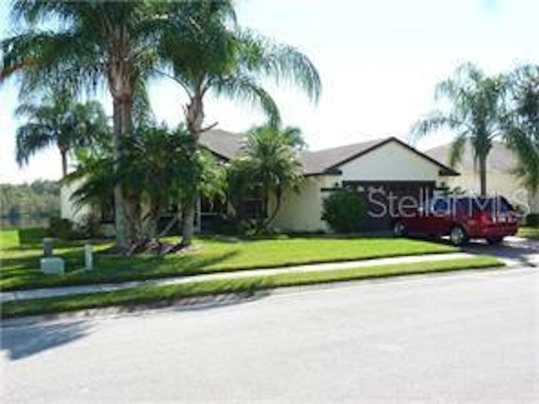 Photo 13 of 19 - 3320 Songbird Ln, Lakeland, FL 33811