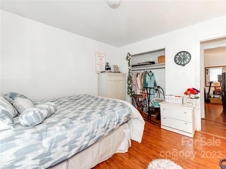 Photo 12 of 24 - 609 Fawnbrook Ln, Charlotte, NC 28217
