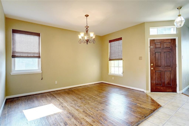 Photo 6 of 34 - 1709 White Dove Ln, Denton, TX 76210
