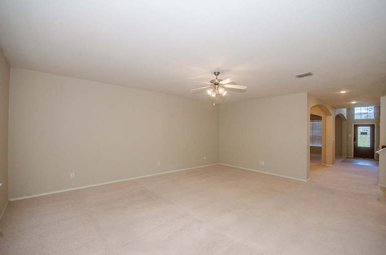 Photo 12 of 30 - 905 Crockett Dr, Lavon, TX 75166