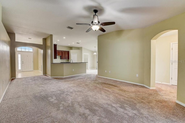 Photo 11 of 45 - 34510 Cliffcreek Ct, Wesley Chapel, FL 33545