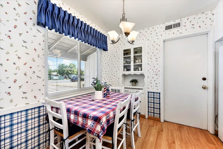 Photo 7 of 31 - 3359 Becerra Way, Sacramento, CA 95821