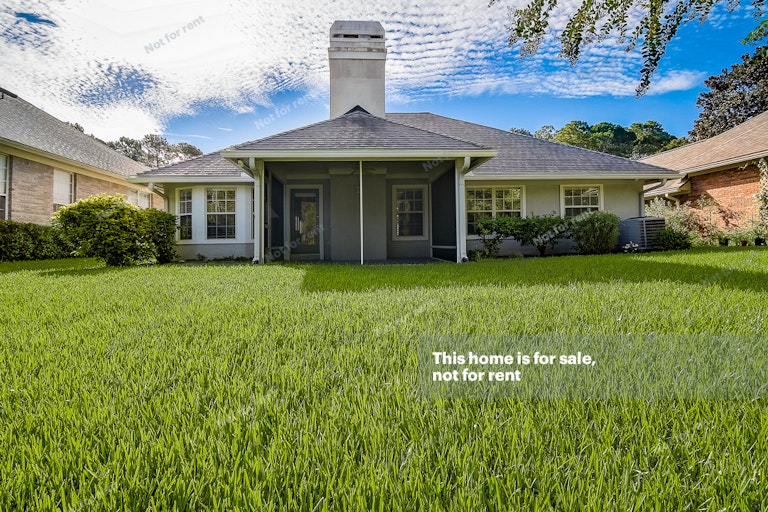 Photo 13 of 36 - 8560 Walden Glen Dr, Jacksonville, FL 32256