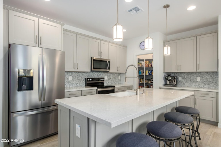 Photo 9 of 26 - 2056 W Trotter Trl, Phoenix, AZ 85085