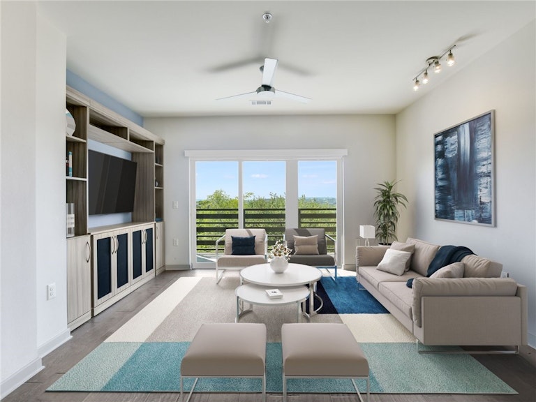 Photo 8 of 29 - 3600 S Lamar Blvd #301, Austin, TX 78704