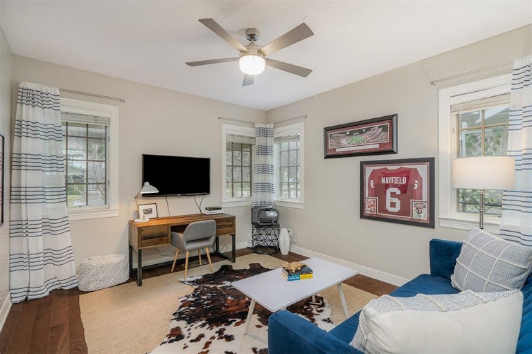 Photo 22 of 40 - 5204 Willis Ave, Dallas, TX 75206