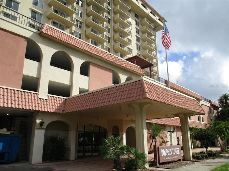 Photo 2 of 14 - 101 S Gulfstream Ave #7H, Sarasota, FL 34236