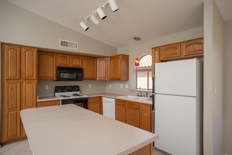 Photo 8 of 20 - 12727 W Cambridge Ave, Avondale, AZ 85392