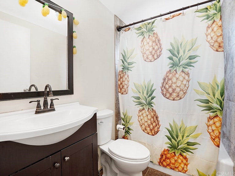 Photo 15 of 26 - 5415 Golden West Ave, Jurupa Valley, CA 92509