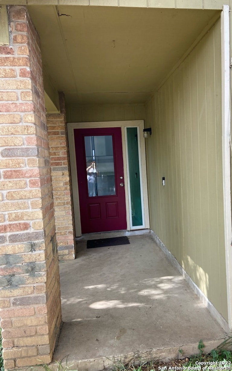Photo 3 of 19 - 1230 Longmont St, San Antonio, TX 78245