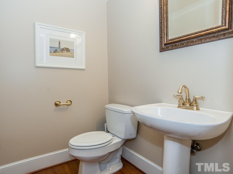 Photo 15 of 32 - 8405 Caldbeck Dr, Raleigh, NC 27615