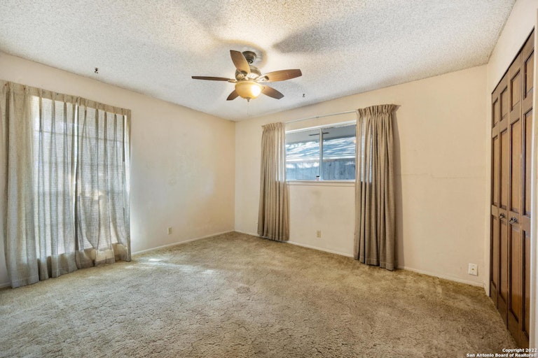 Photo 19 of 27 - 3538 Pinebluff Dr, San Antonio, TX 78230
