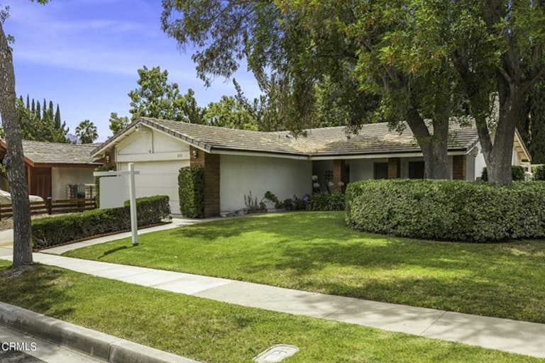 Photo 3 of 13 - 1033 Triunfo Canyon Rd, Westlake Village, CA 91361