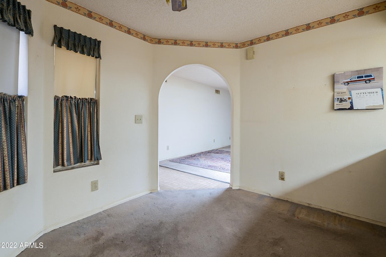 Photo 10 of 32 - 2541 E Wagoner Rd, Phoenix, AZ 85032