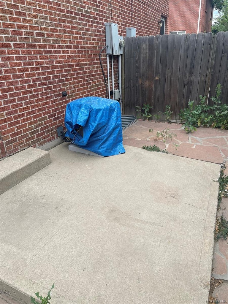 Photo 2 of 7 - 7548 Bannock St, Denver, CO 80221