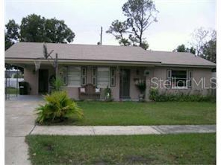Photo 3 of 12 - 6386 Sextant Ct, Orlando, FL 32807
