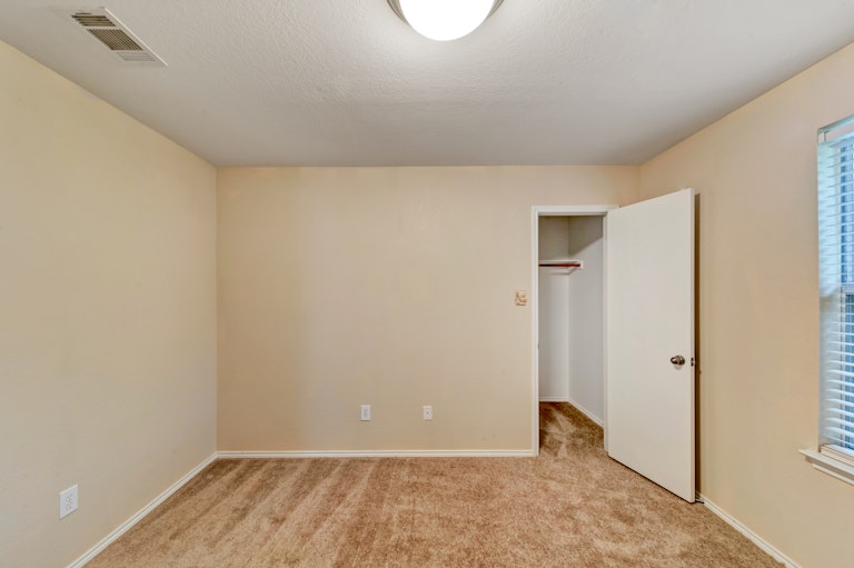 Photo 13 of 16 - 8836 Chaps Ave, Fort Worth, TX 76244