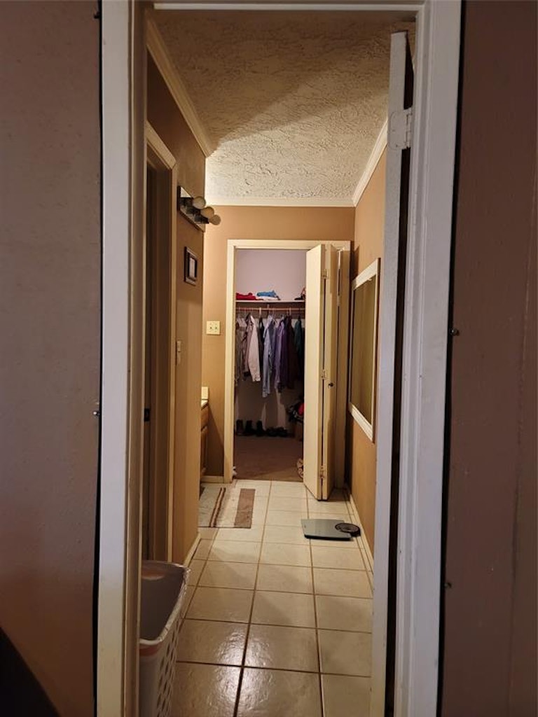 Photo 20 of 38 - 6450 Dellfern Dr, Houston, TX 77035